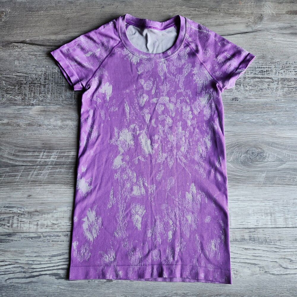 (4) Lululemon short sleeve top